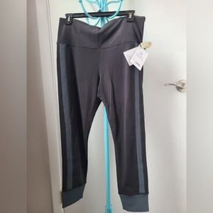 Athleta large Elation Rib Trim 7/8 Tight Black Gray NWT